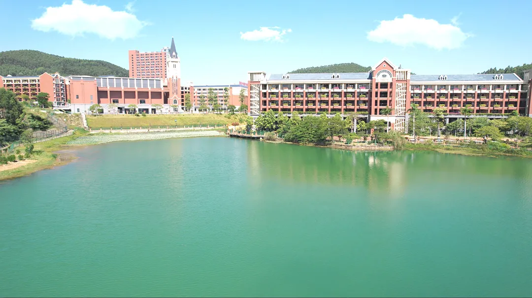 佛山市惟德外國語實(shí)驗(yàn)學(xué)校環(huán)境